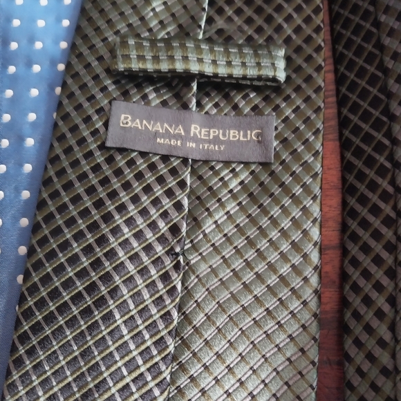 2 Banana Republic silk ties - Picture 5 of 5